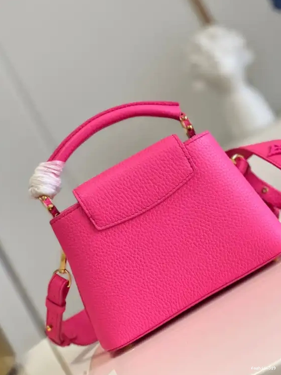 MINI LOUIS CAPUCINES VUITTON 0402